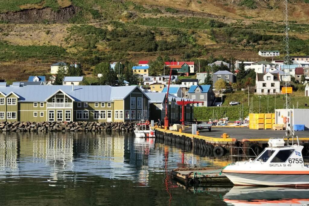 House With A Warm Soul In North Iceland Siglufjordur Bagian luar foto