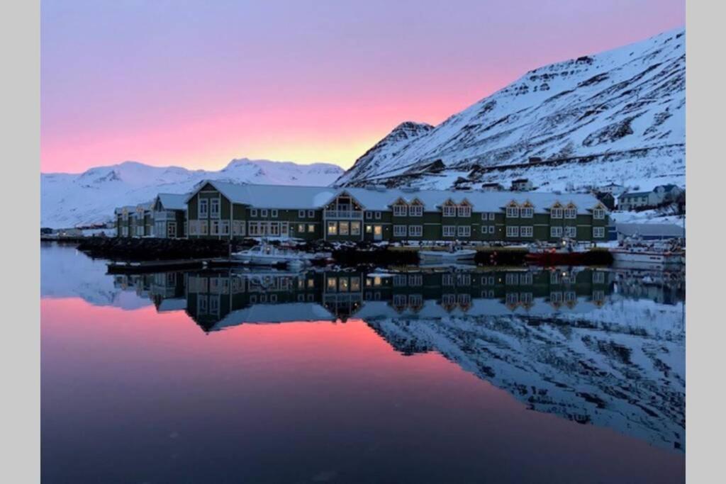 House With A Warm Soul In North Iceland Siglufjordur Bagian luar foto